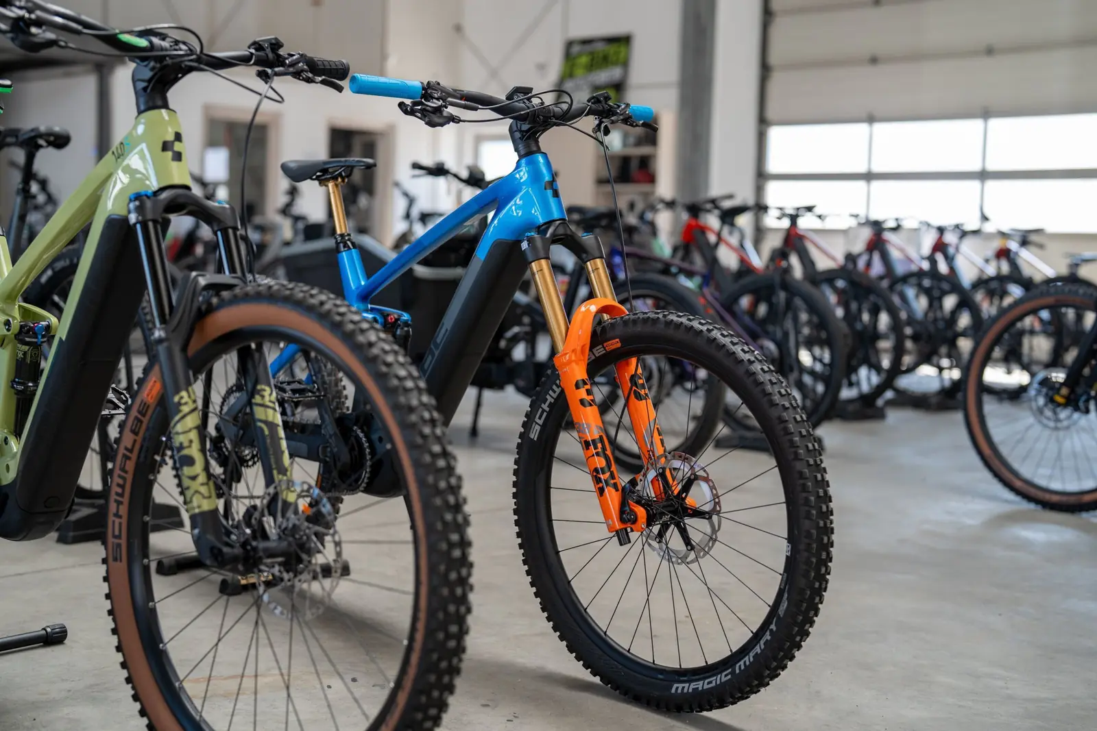 E-MTB-Reihe im Showroom